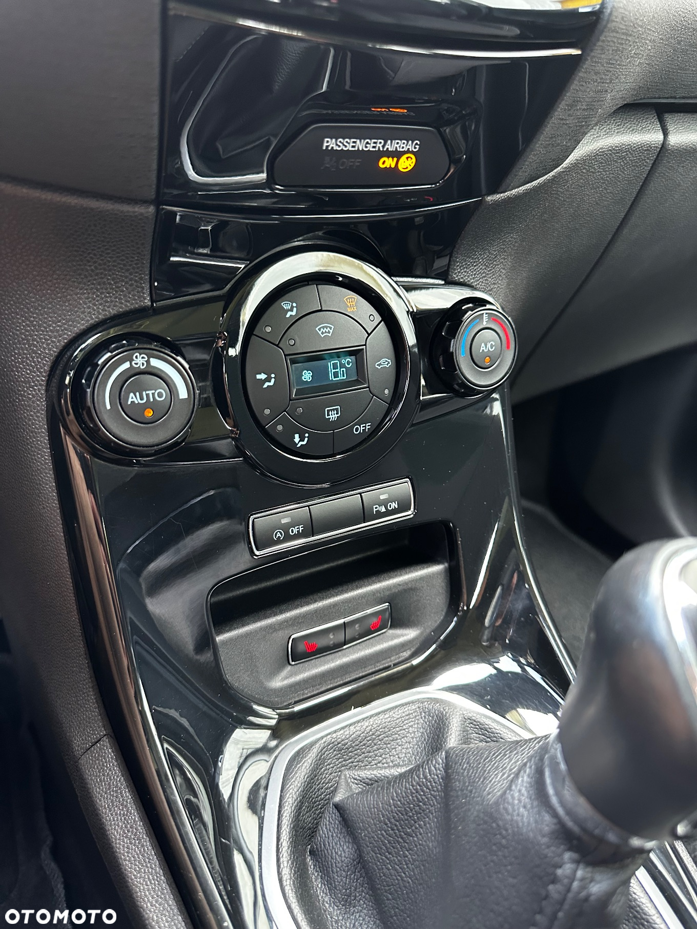Ford Fiesta 1.0 EcoBoost S&S TITANIUM - 30