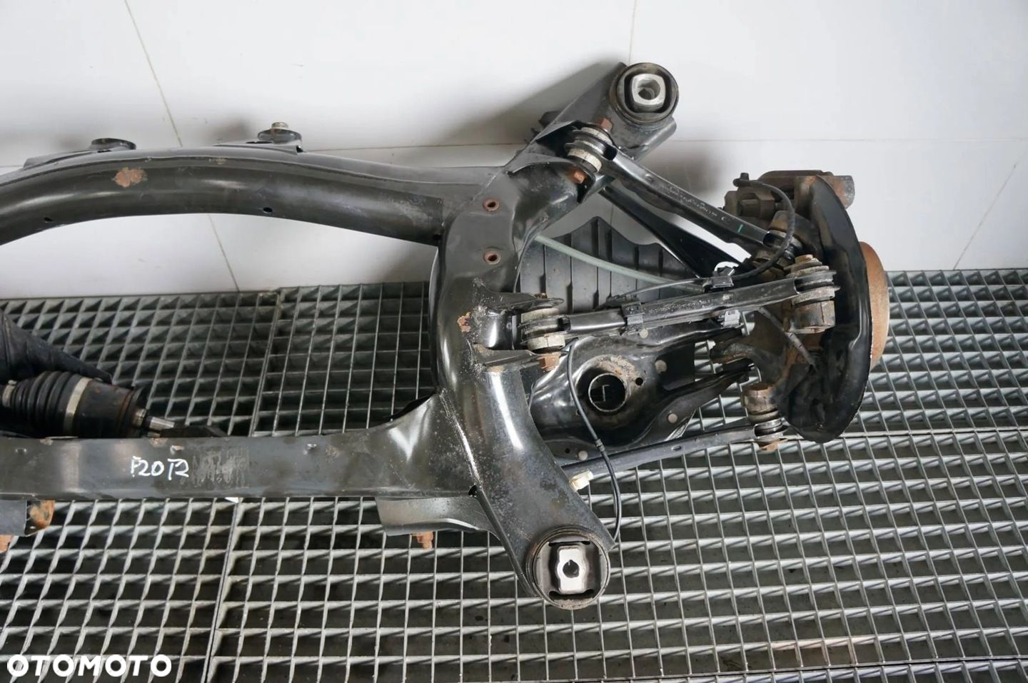 BELKA OŚ TYŁ SANKI ZAWIESZENIE BMW F20 - 10