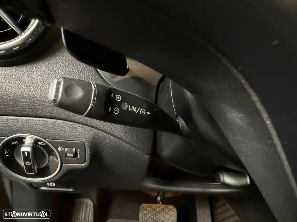 Mercedes-Benz GLA 180 - 9