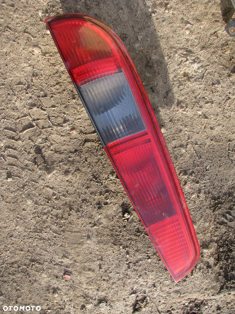 LAMPA LEWA TYŁ TYLNA FORD FOCUS MK2 KOMBI - 1