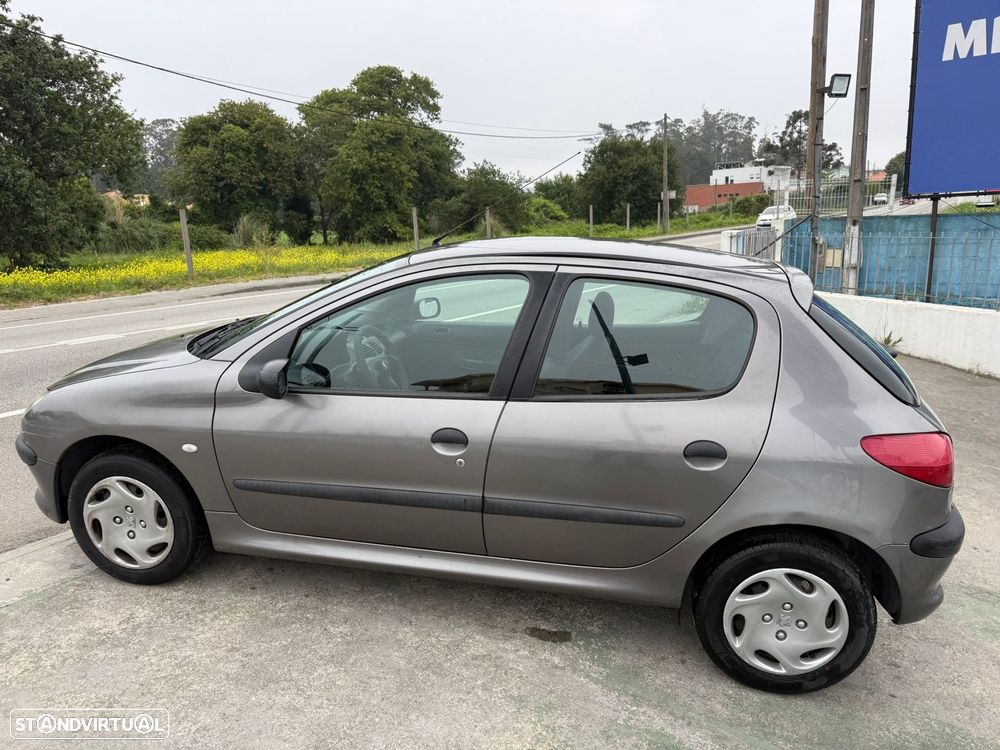 Peugeot 206 1.1 XR - 6