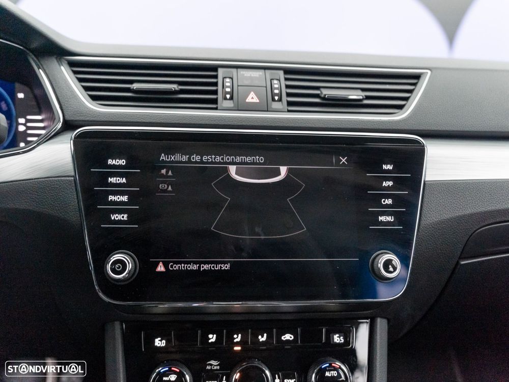 Skoda Superb Break 2.0 TDI DSG - 35