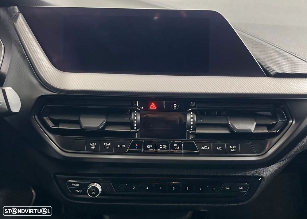 BMW 116 d Pack Desportivo M Auto - 11