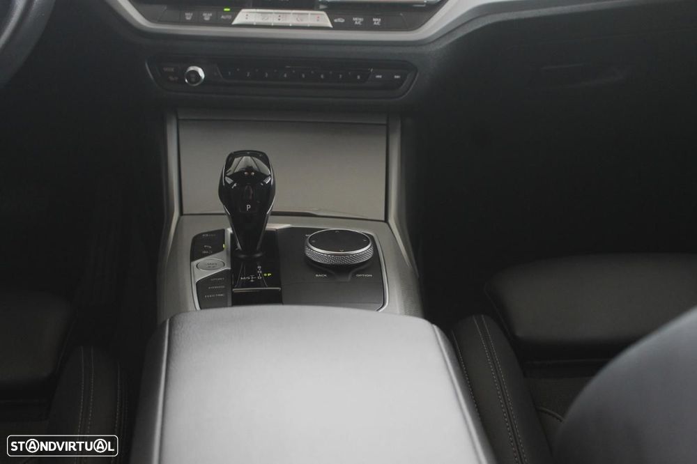 BMW 320 e Line Sport Auto - 30