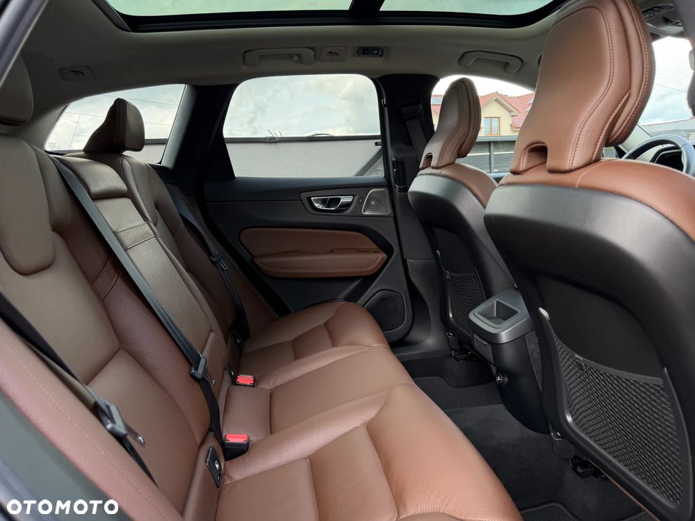 Volvo XC 60 B5 B AWD Inscription - 23