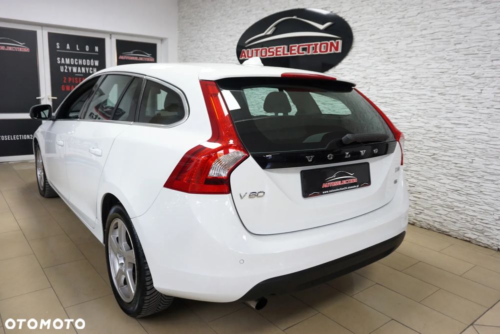 Volvo V60 D3 Momentum - 11