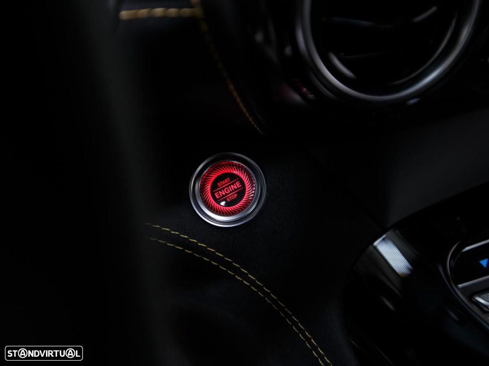 Mercedes-Benz AMG GT R - 27