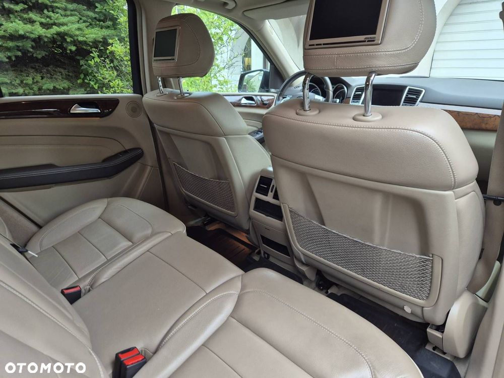 Mercedes-Benz ML - 14