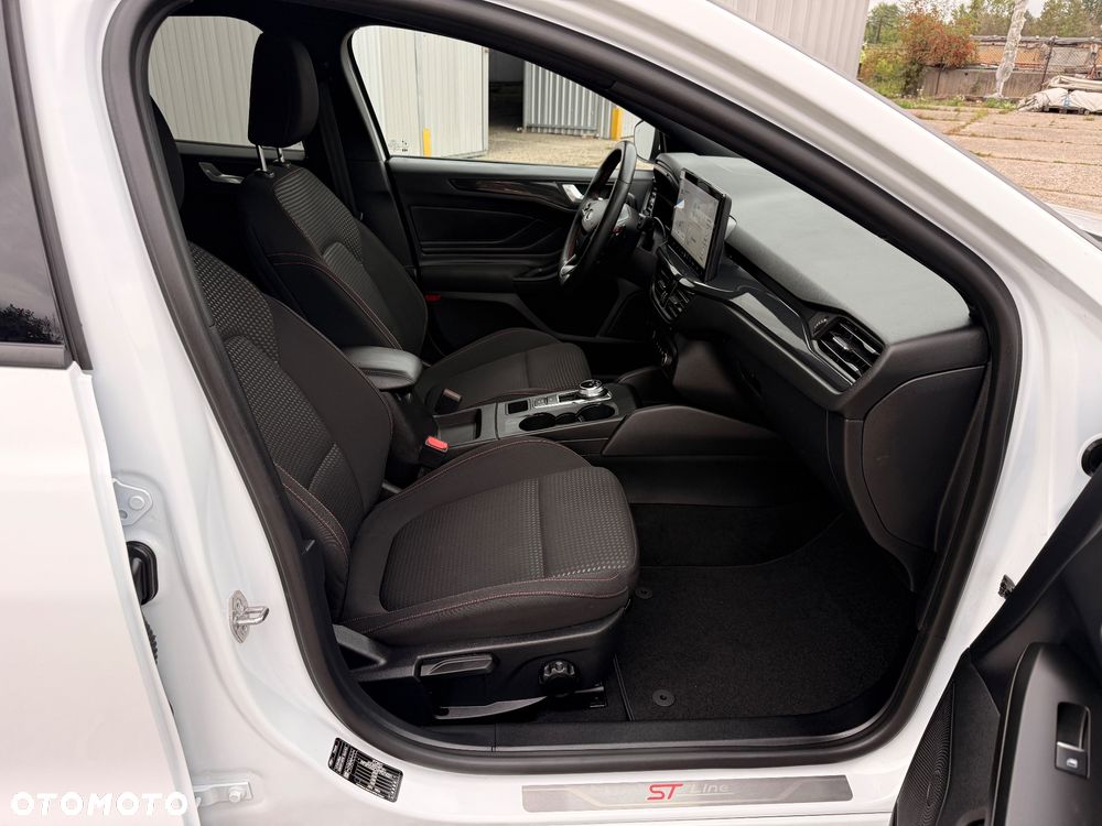Ford Focus 1.5 EcoBlue STart-Stopp-System ST-LINE X - 15