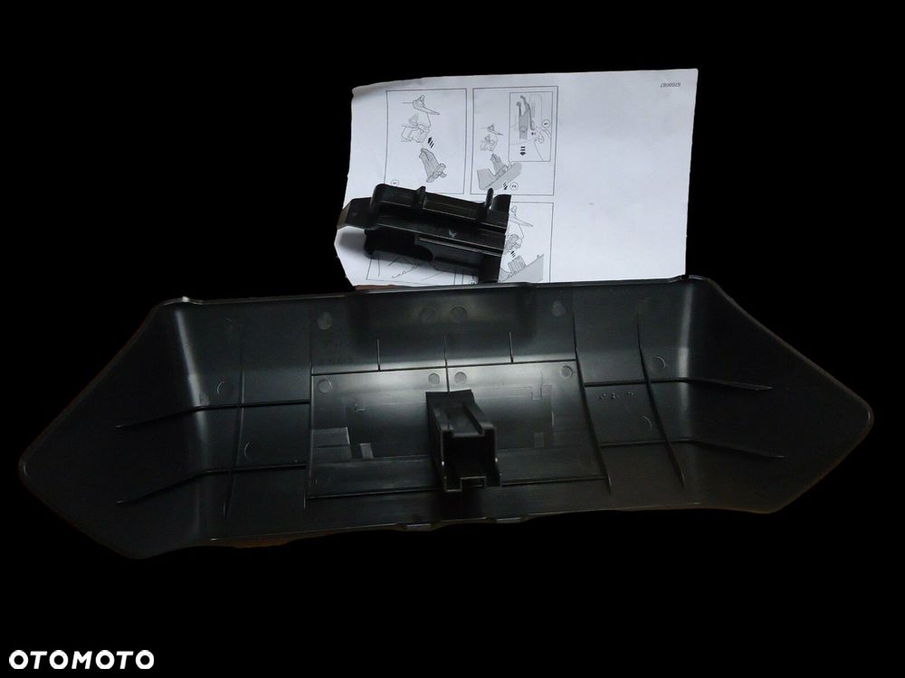 VOLVO XC70 zaslepka haka holowniczego odpinanego OE 31359618 - 2