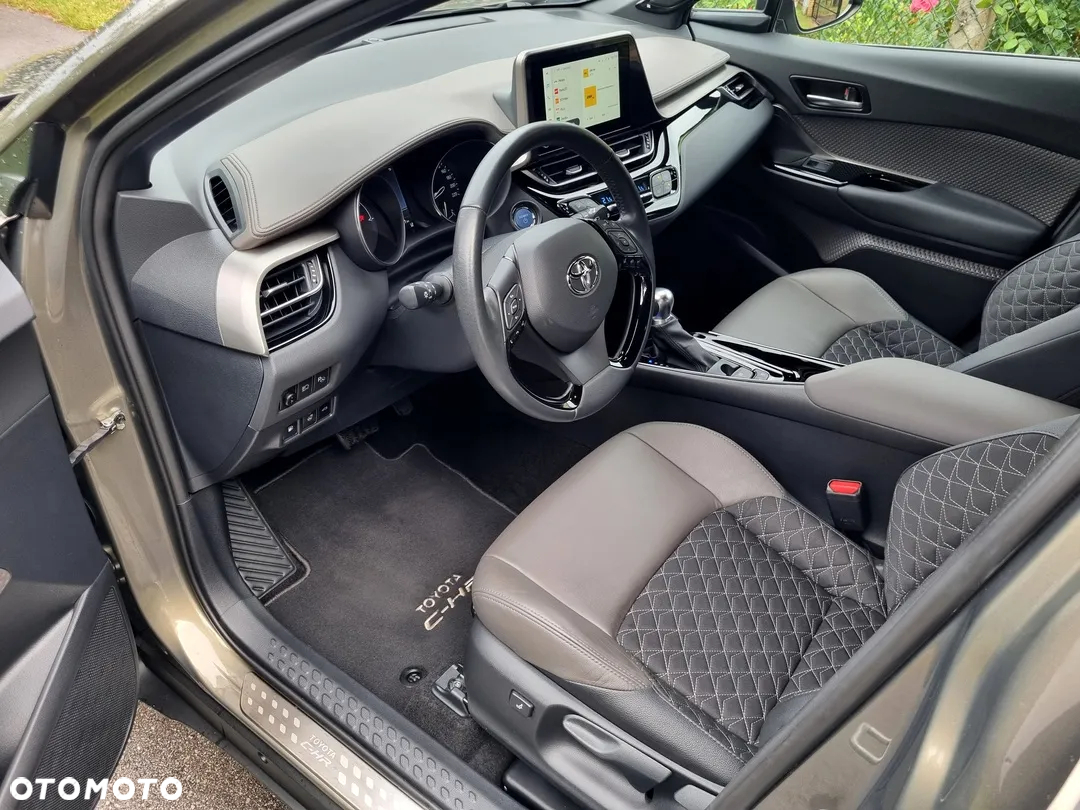 Toyota C-HR 2.0 Hybrid Executive - 19