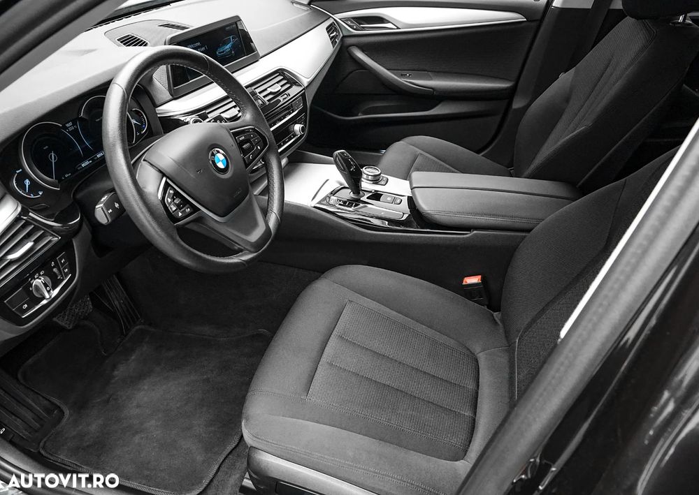BMW Seria 5 520d Aut. Sport Line - 12