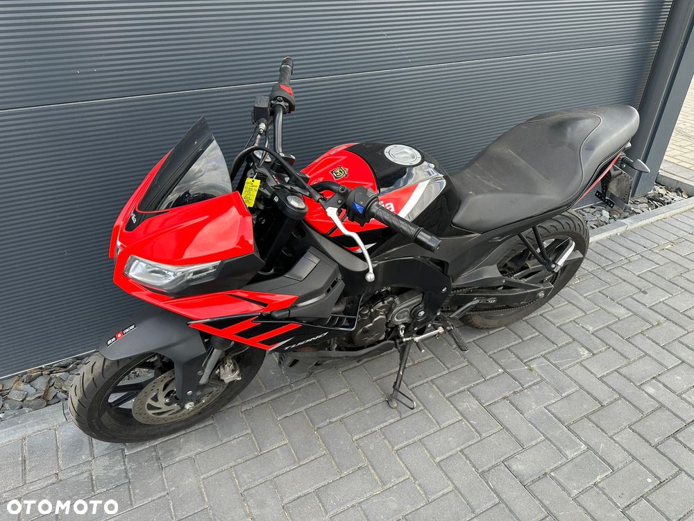 Aprilia Tuono - 1