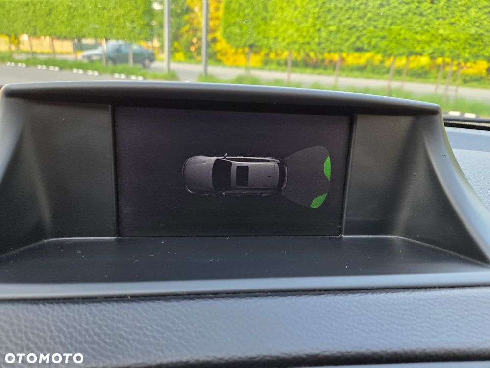 BMW Seria 1 - 30