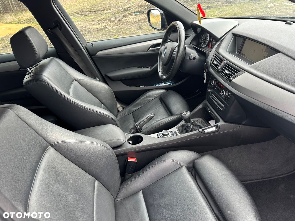 BMW X1 sDrive18d xLine - 10