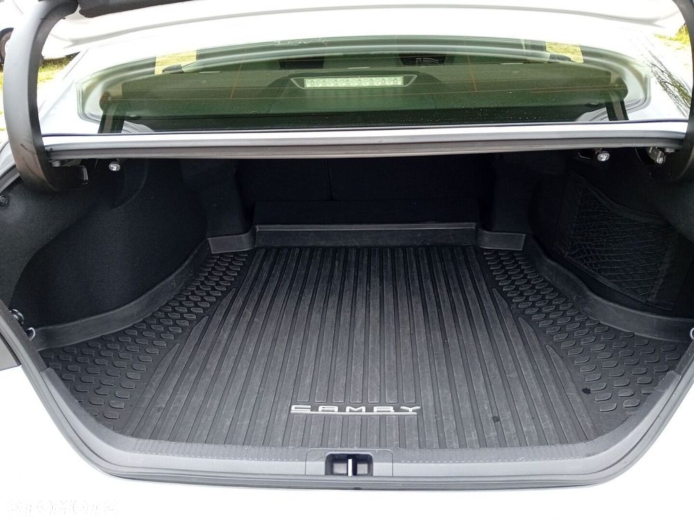 Toyota Camry 2.5 Hybrid Comfort CVT - 10
