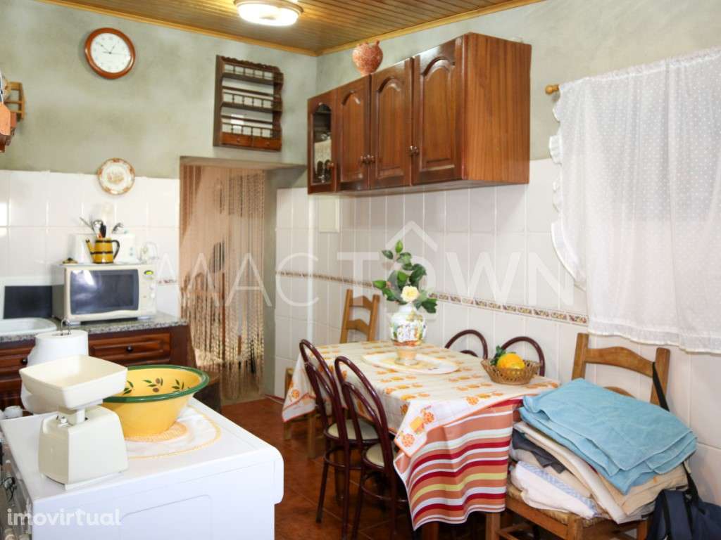 Viva no Centro Histórico numa Moradia Cheia de Caráter - Grande imagem: 2/24