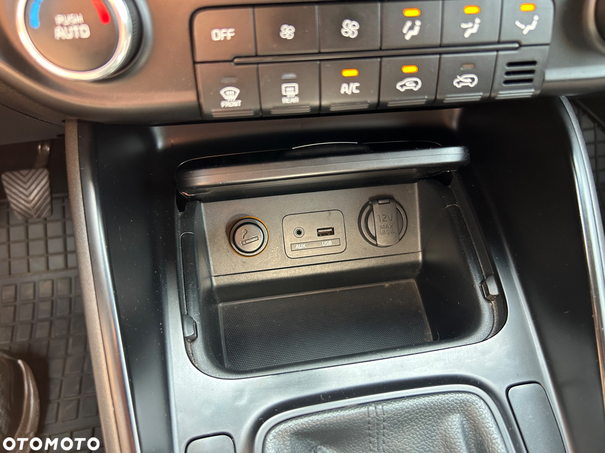Kia Carens 1.6 GDI L 7os EU6 - 23