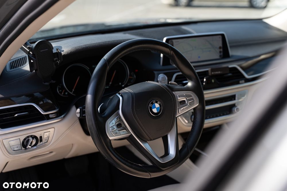 BMW Seria 7 - 13