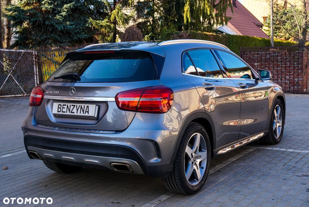 Mercedes-Benz GLA 200 7G-DCT AMG Line - 3