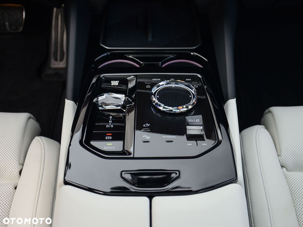 BMW Seria 5 540d xDrive mHEV - 39