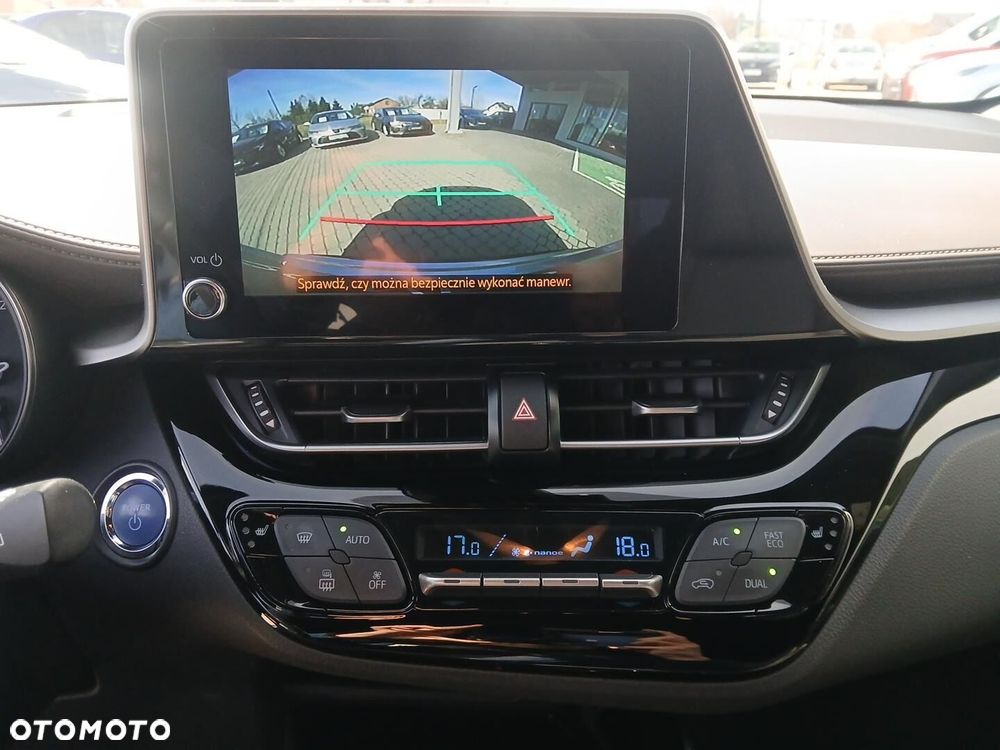 Toyota C-HR 2.0 Hybrid Executive - 32