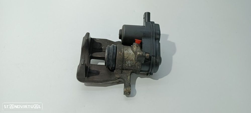 PINÇA DE TRAVÃO TRASEIRA ESQUERDA AUDI A4 BER. (B8) E - 5