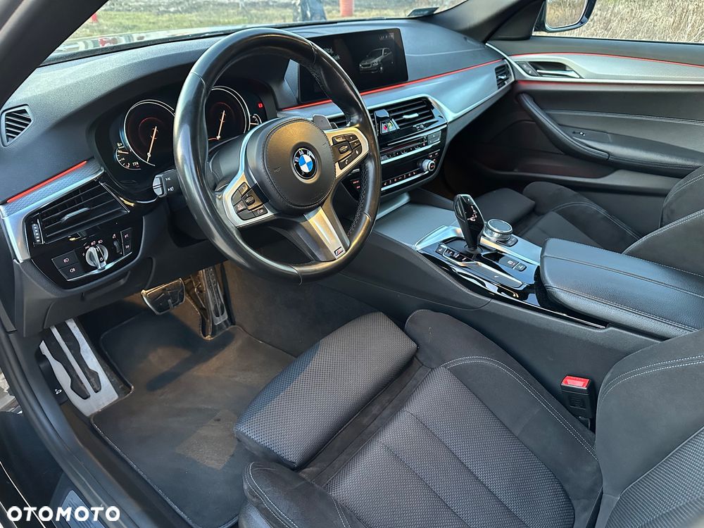 BMW Seria 5 520d xDrive M Sport sport - 9