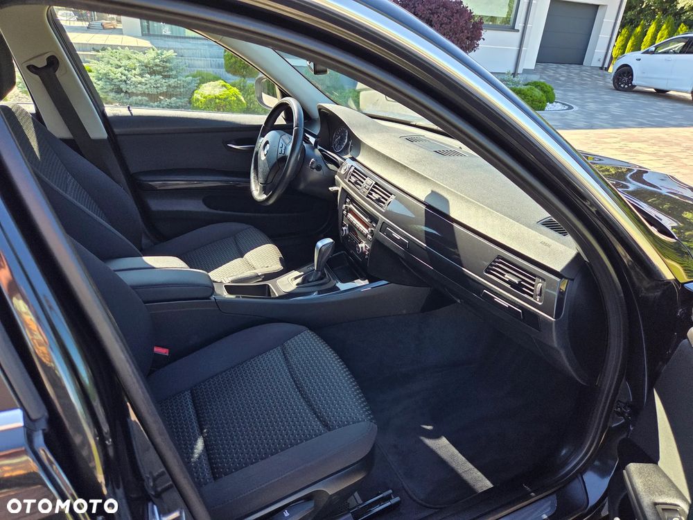BMW Seria 3 318d DPF Edition Exclusive - 22