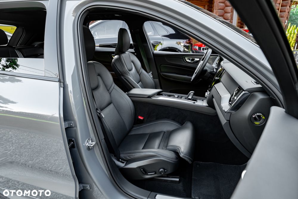 Volvo XC 60 B5 D AWD Geartronic RDesign - 25