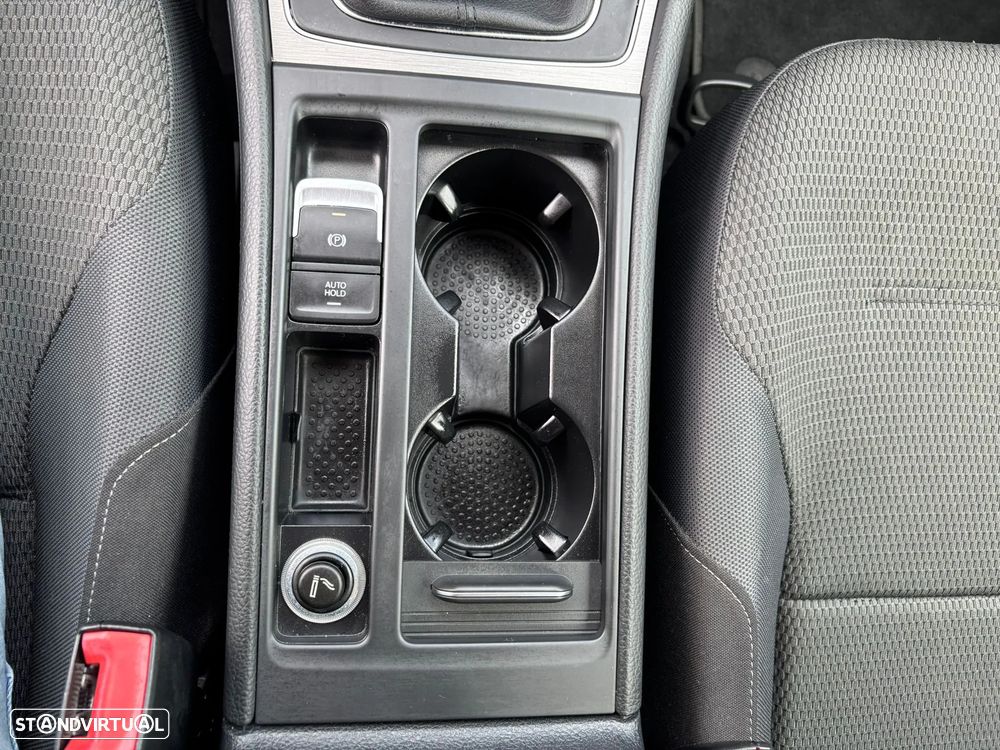 VW Golf 1.6 TDi R-Line - 16