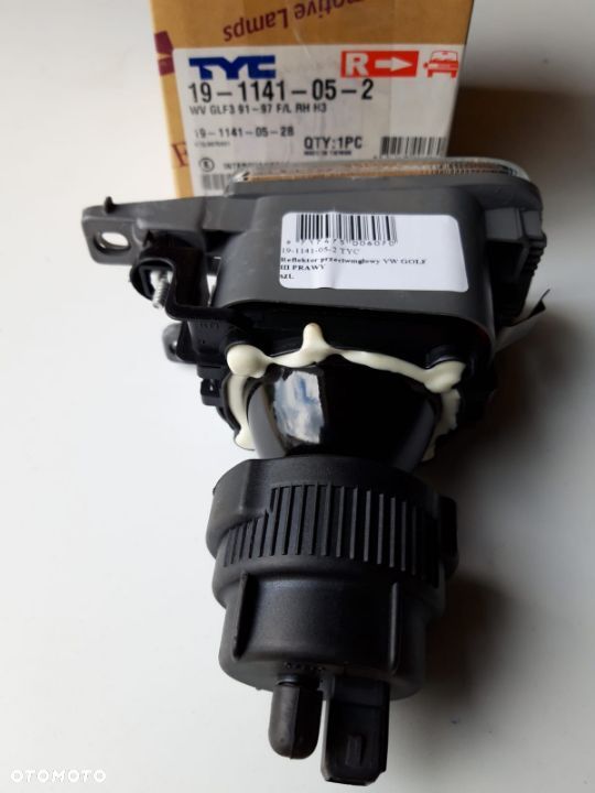 Reflektor przeciwmgłowy VW GOLF III PRAWY LAMPA PRZECIWMGIELNA VW GOLF III 92-97 H3 PR VENTO 19-1141-05-2 ,1H0 941 700 B, 1H0941700 ,1H0941700B , 1H0941700C, 1HO941700 - 2