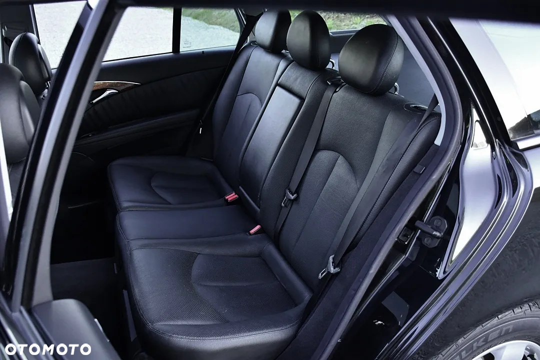 Mercedes-Benz Klasa E 320 4-Matic T Avantgarde - 39