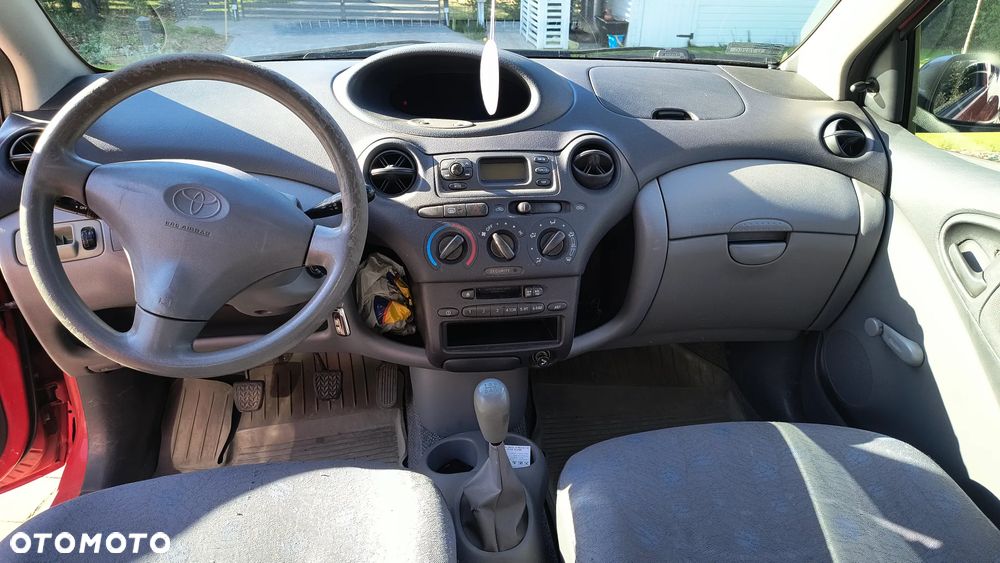 Toyota Yaris 1.0 Base - 6