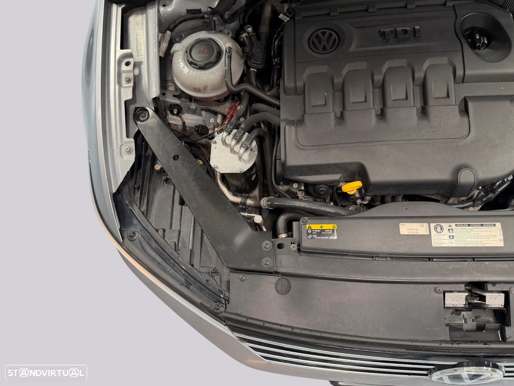 VW Passat 1.6 TDI Business DSG - 45