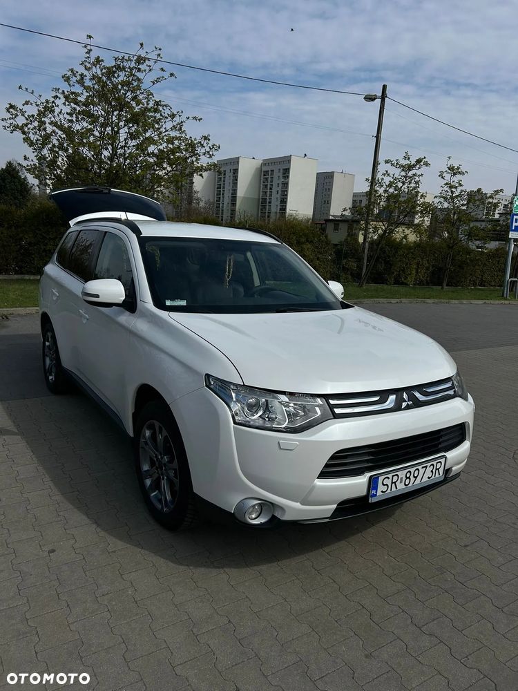 Mitsubishi Outlander 2.2 DID Instyle Navi - 1
