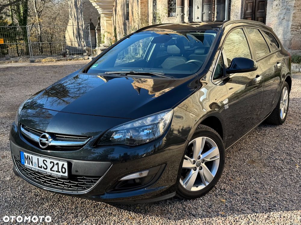 Opel Astra 1.4 Turbo Sport - 1