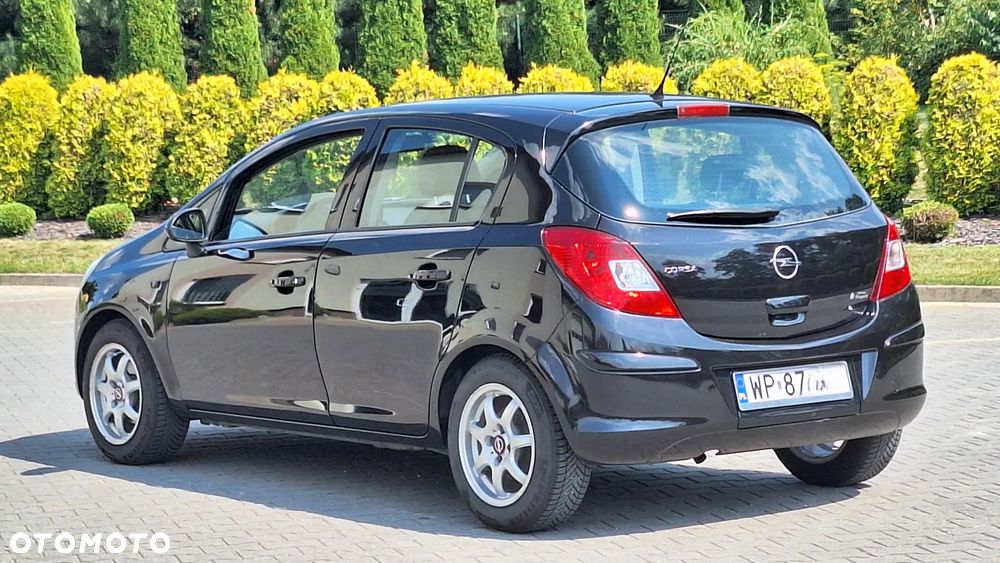 Opel Corsa 1.4 16V Cosmo - 25