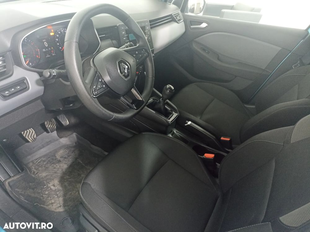 Renault Clio - 11