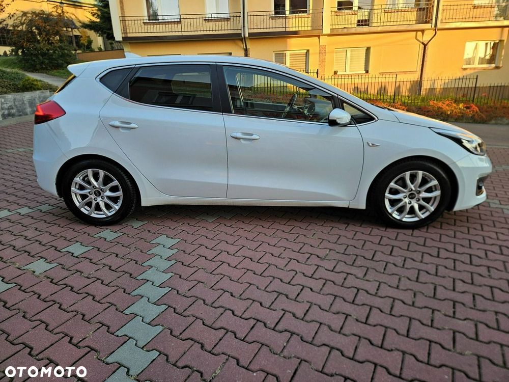 Kia Ceed 1.4 CVVT Dream-Team Edition - 10