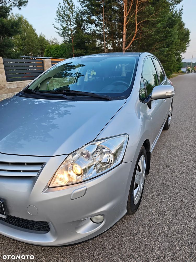 Toyota Auris 1.6 Valvematic Life - 9