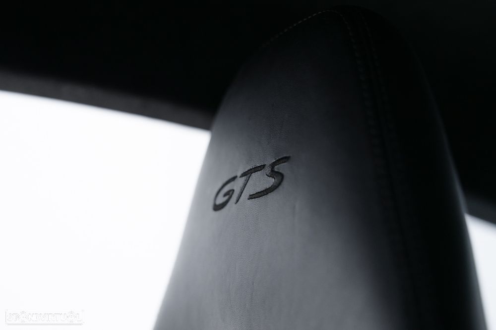 Porsche 911 (991) Carrera 4 GTS - 22