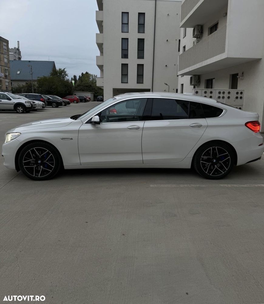BMW Seria 5 520d Aut. Luxury Line - 2