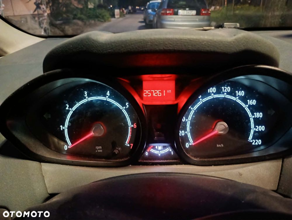 Ford Fiesta 1.4 Trend - 6