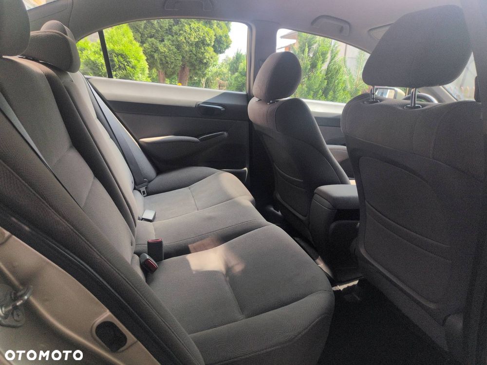 Honda Civic 1.8 Executive - 15