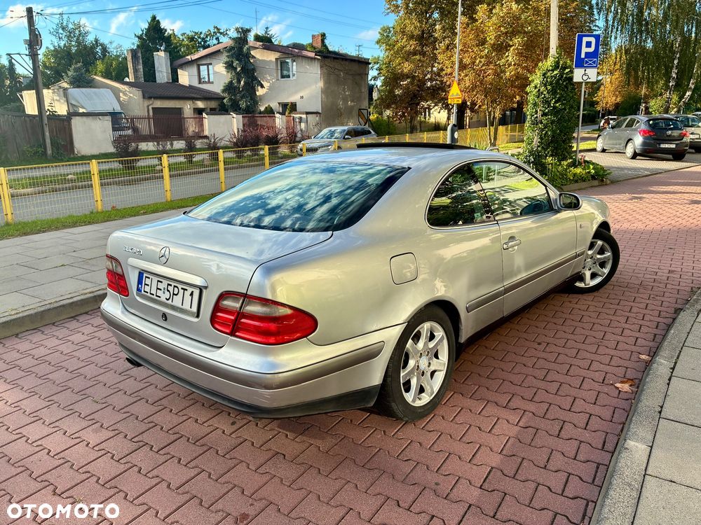 Mercedes-Benz CLK 320 - 4