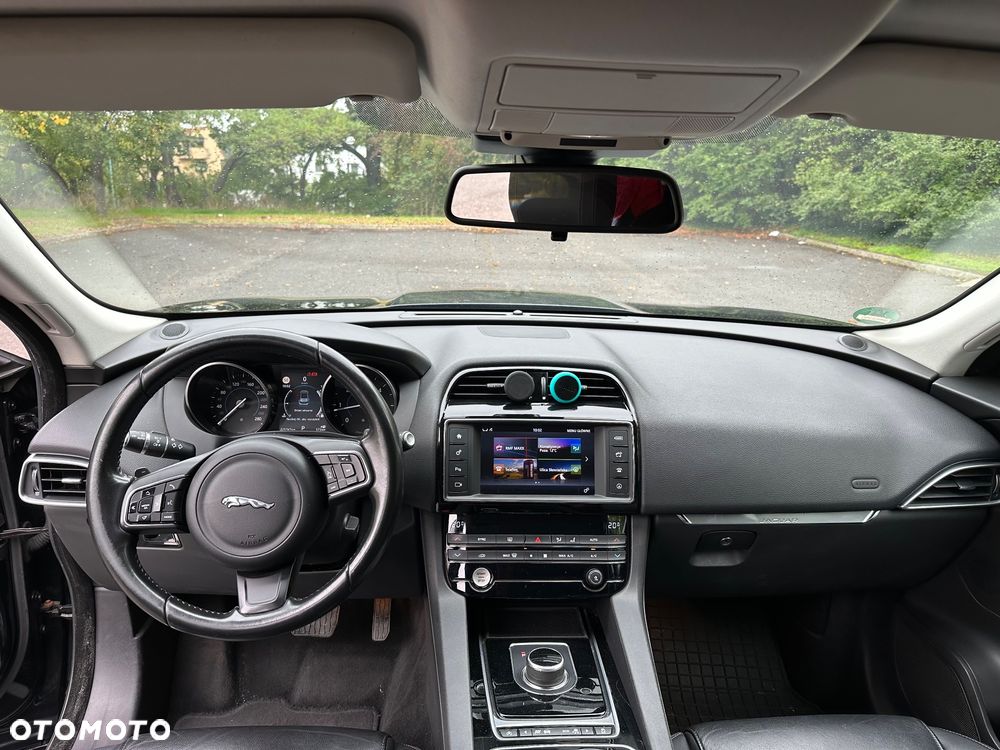 Jaguar F-Pace 2.0 i4D AWD Prestige - 23