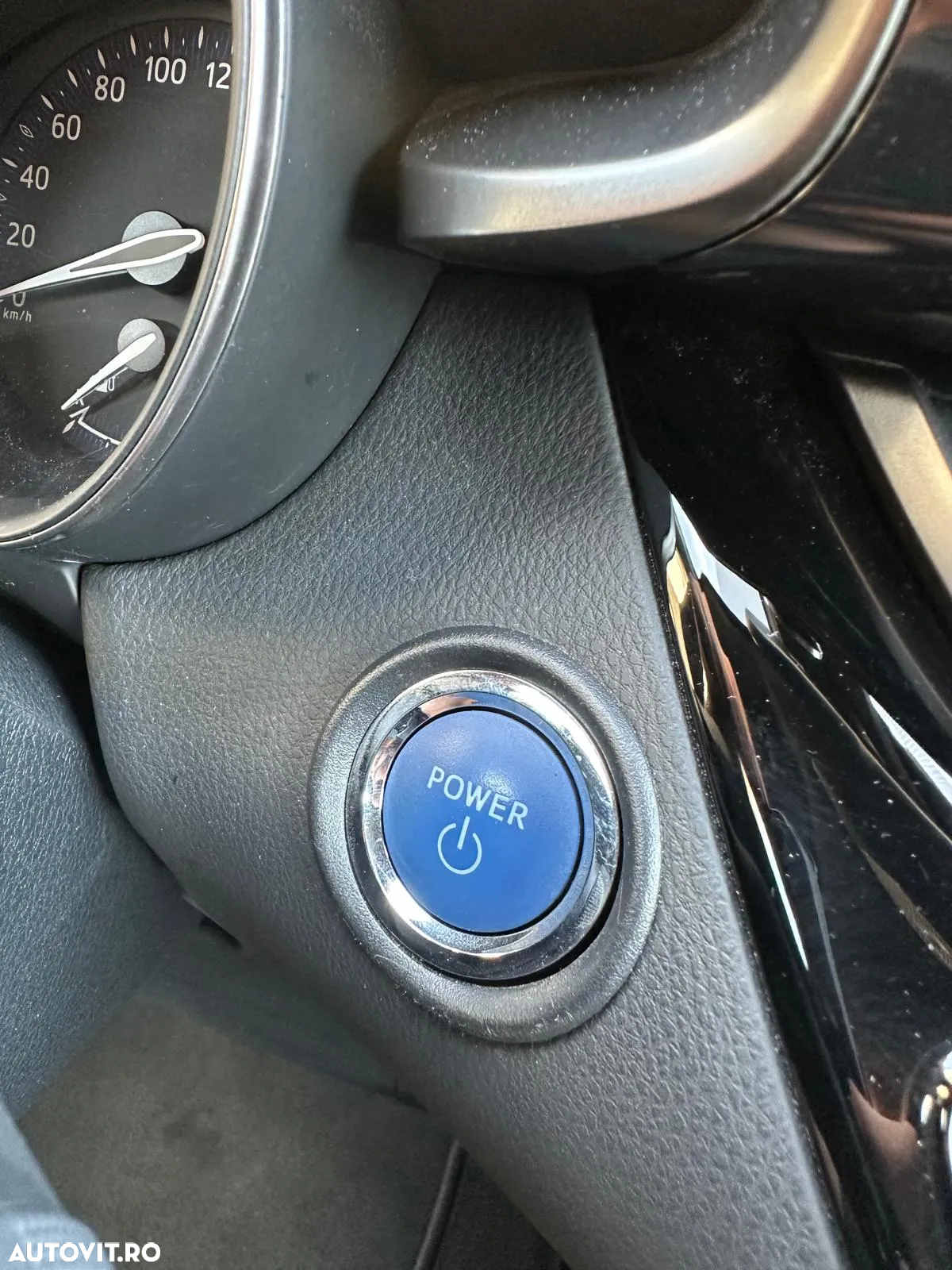 Toyota C-HR 1.8 HSD 122 CP 4x2 CVT Cult - 31