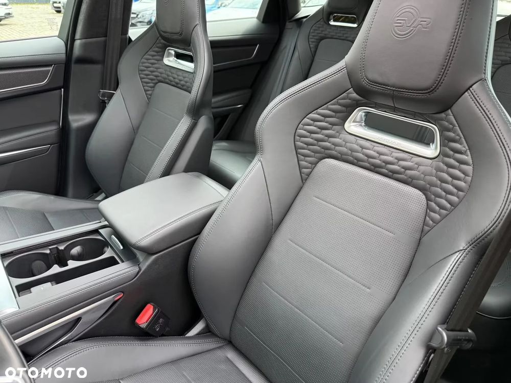 Jaguar F-Pace P550 AWD SVR - 24