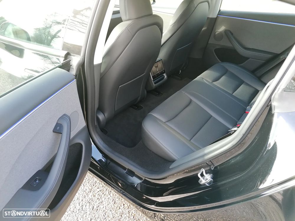 Tesla Model 3 RWD - 11